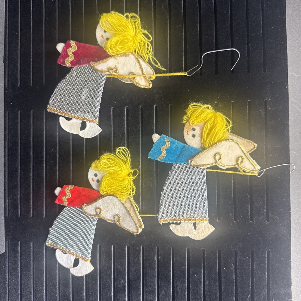 VINTAGE  HANDMADE SITTING ANGEL‎  CHRISTMAS ORNAMENT.